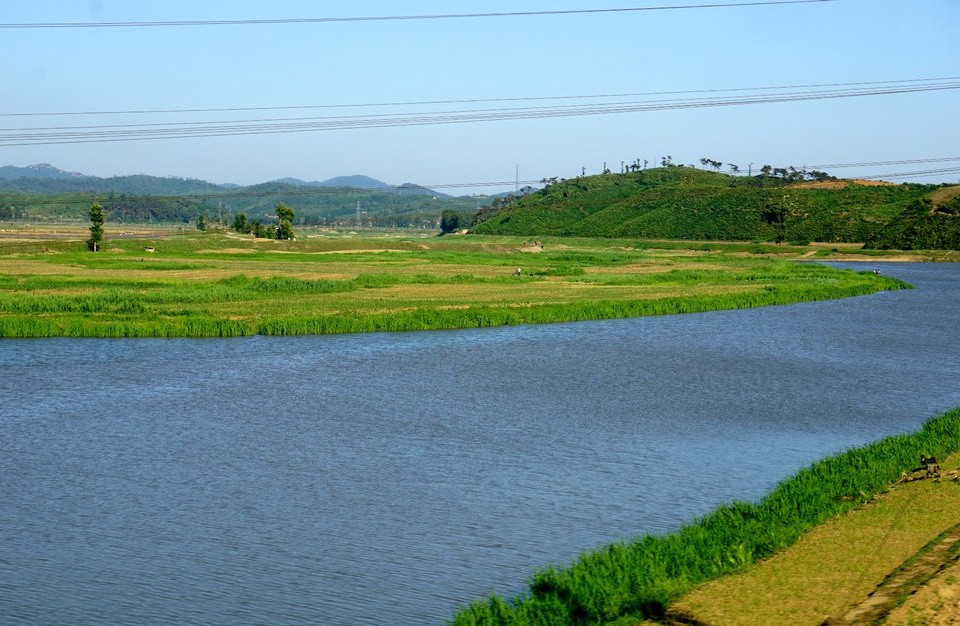 农村河流.png
