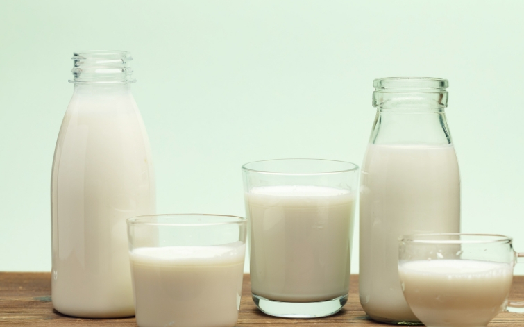 1745290957195706.jpg 牛奶.jpg