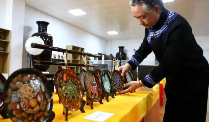 1762332386282551.jpg 非遗漆器髹饰2.jpg